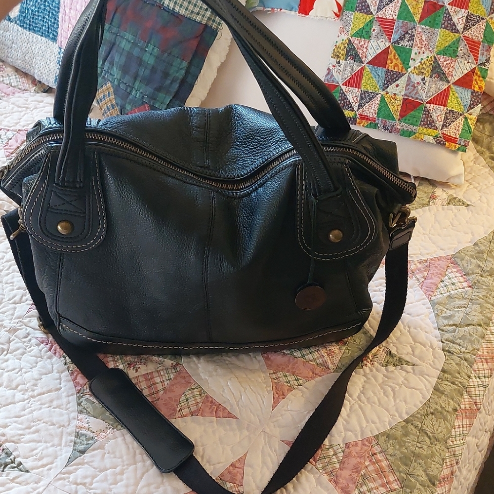The Sak Gorgeous💋  The Sak Like New ! Black Leather. TODAY ONLY!!